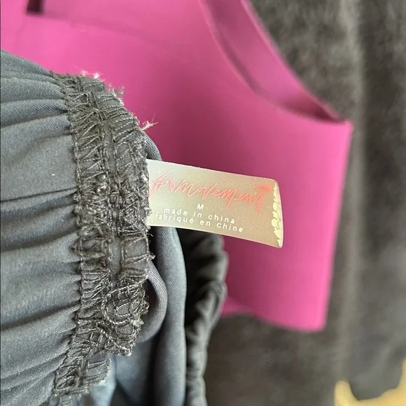 Free People High Waisted Shorts. Size medium. Black. Excellent Condition - Picture 3 of 4